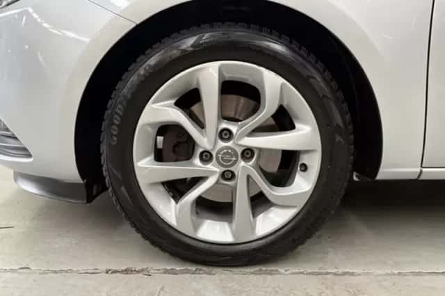 Opel Corsa (2017) thumbnail 4