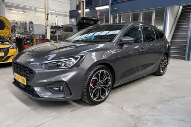 Ford Focus (2021) thumbnail 1
