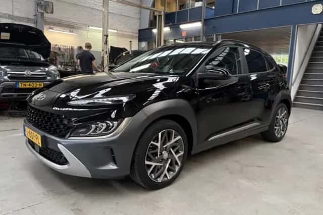 Hyundai Kona (2021) thumbnail 2