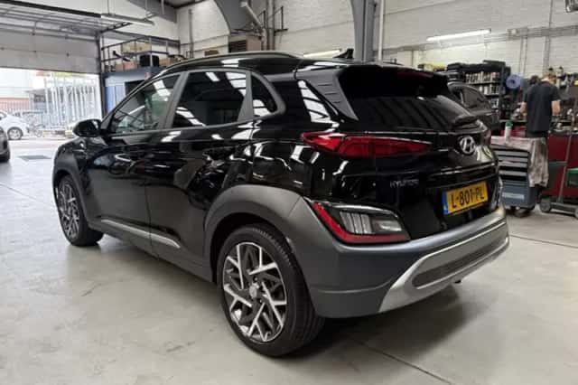 Hyundai Kona (2021) thumbnail 5