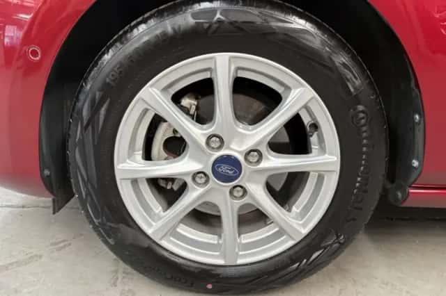 Ford Fiesta (2021) thumbnail 3