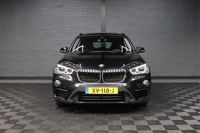 BMW X1 (2019) thumbnail 3