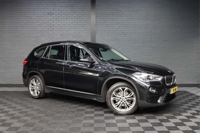BMW X1 (2019) thumbnail 4