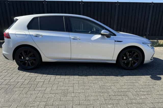 Volkswagen Golf (2021) thumbnail 4