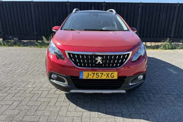 Peugeot 2008 (2019) thumbnail 2
