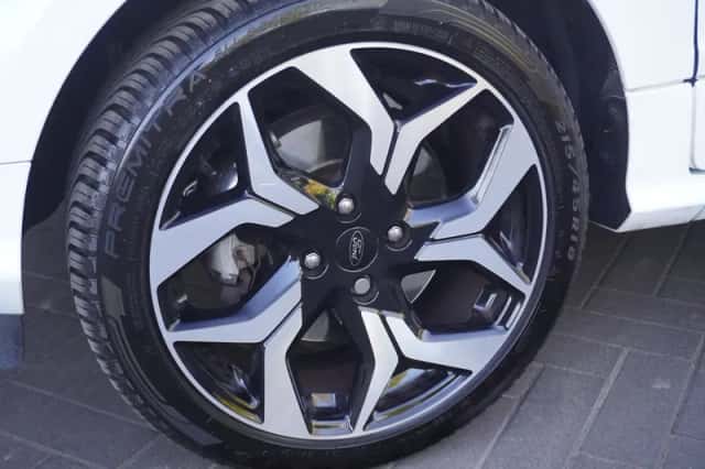 Ford EcoSport (2018) thumbnail 3