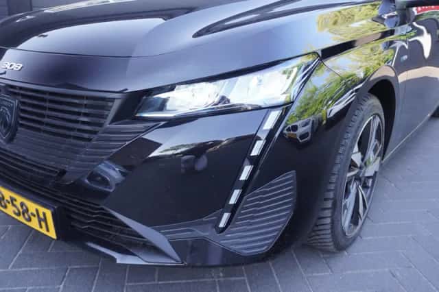 Peugeot 308 (2022) thumbnail 2