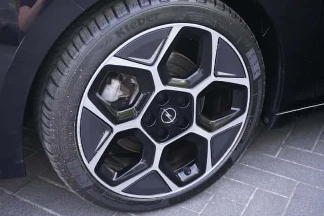 Opel Astra (2024) thumbnail 3