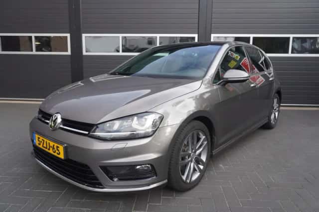 Volkswagen Golf (2015) thumbnail 1