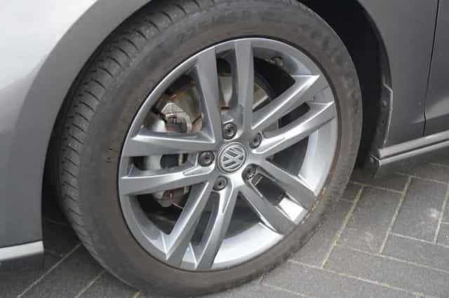 Volkswagen Golf (2015) thumbnail 3