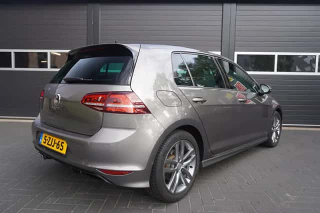 Volkswagen Golf (2015) thumbnail 4