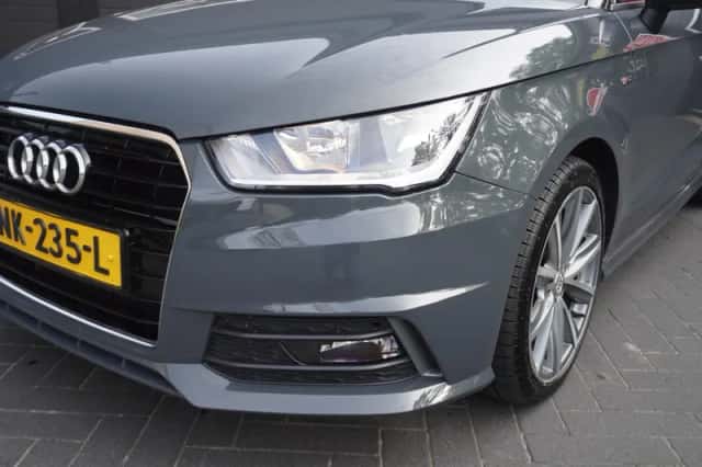 Audi A1 (2017) thumbnail 2