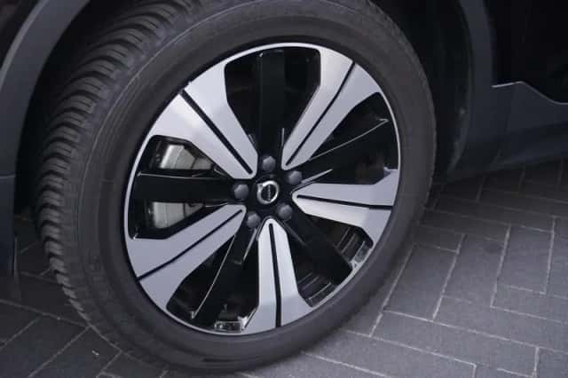 Volvo XC40 (2022) thumbnail 3