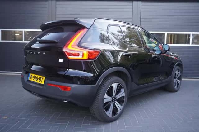 Volvo XC40 (2022) thumbnail 4