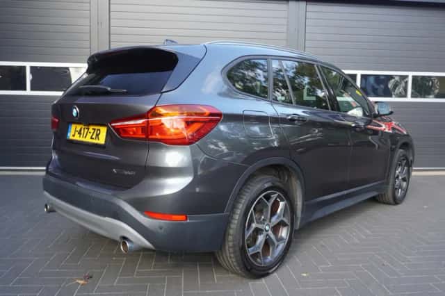 BMW X1 (2019) thumbnail 4