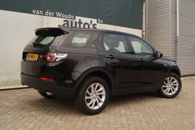 Land Rover Discovery Sport (2017) thumbnail 4