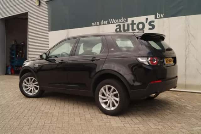 Land Rover Discovery Sport (2017) thumbnail 5