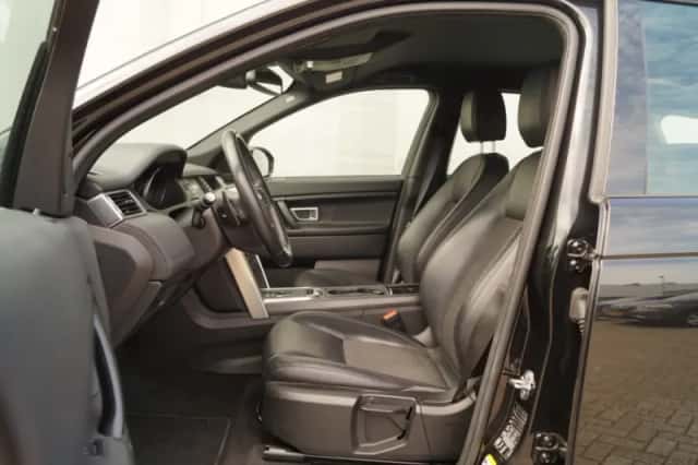 Land Rover Discovery Sport (2017) thumbnail 6