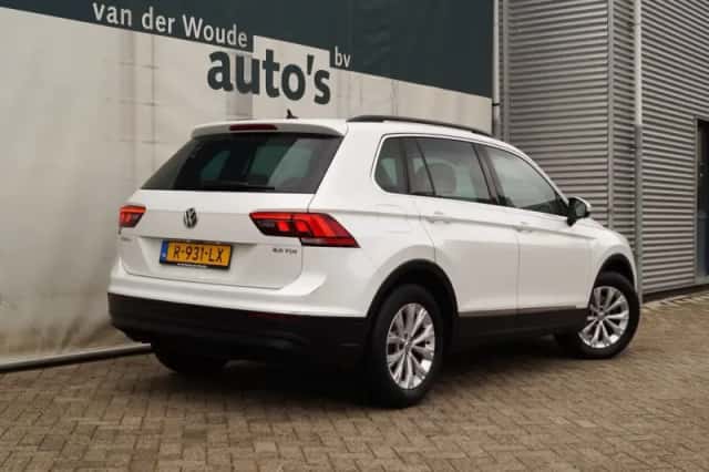 Volkswagen Tiguan (2017) thumbnail 4
