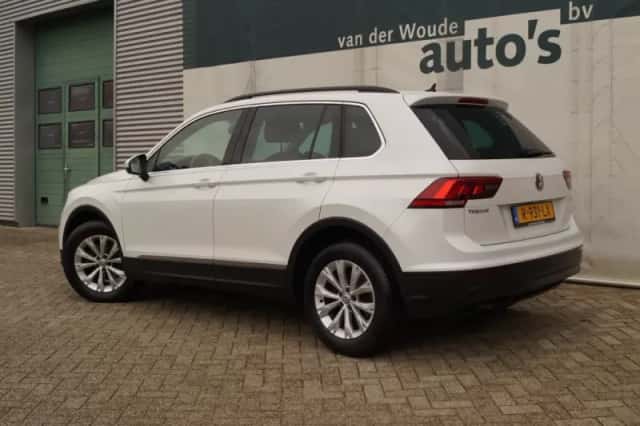Volkswagen Tiguan (2017) thumbnail 5
