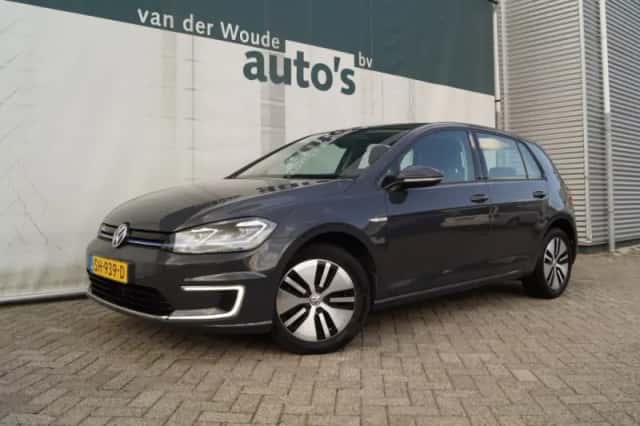 Volkswagen e-Golf (2018) thumbnail 2