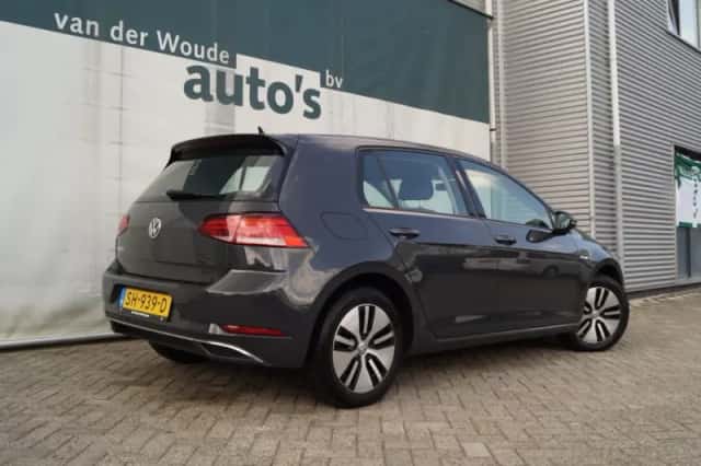 Volkswagen e-Golf (2018) thumbnail 5
