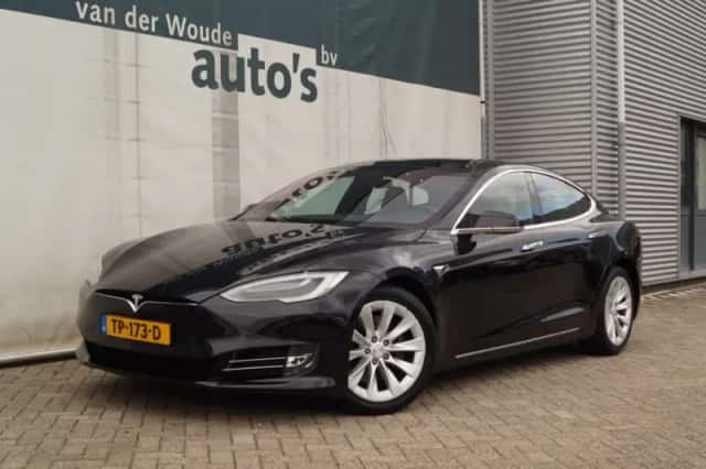 Tesla Model S (2018) thumbnail 2