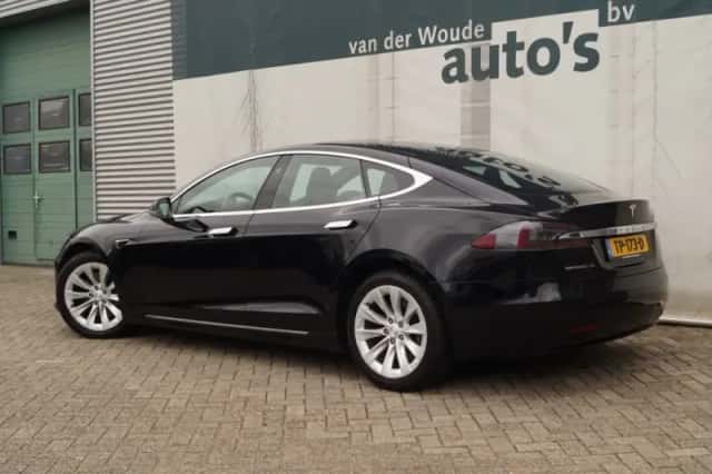 Tesla Model S (2018) thumbnail 6
