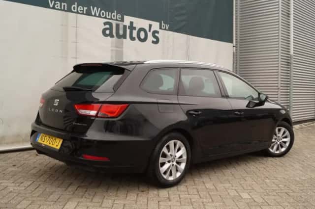 SEAT Leon (2017) thumbnail 4