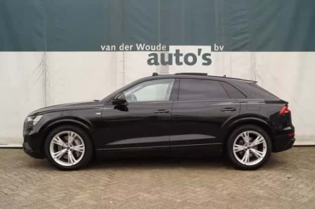 Audi Q8 (2022) thumbnail 1