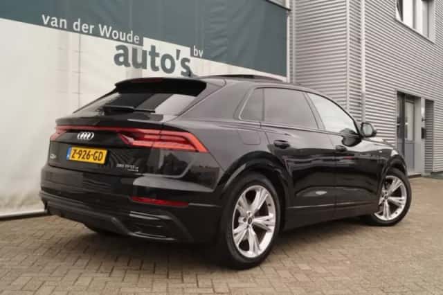 Audi Q8 (2022) thumbnail 4