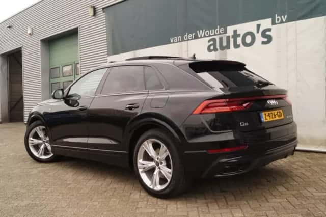 Audi Q8 (2022) thumbnail 5