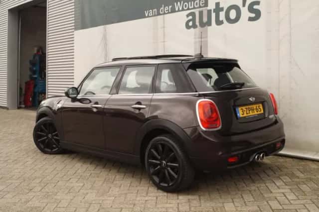 MINI Cooper (2015) thumbnail 5