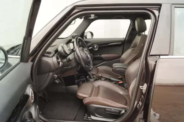 MINI Cooper (2015) thumbnail 6