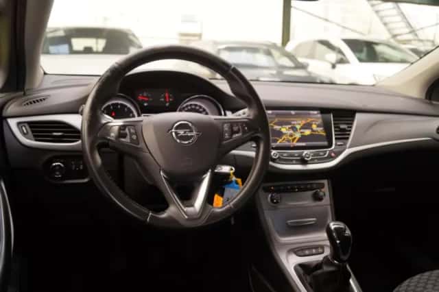 Opel Astra (2017) thumbnail 4