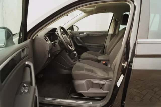 Volkswagen Tiguan (2021) thumbnail 6