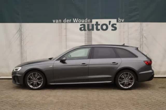 Audi A4 (2021) thumbnail 1