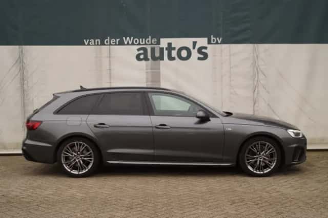 Audi A4 (2021) thumbnail 2