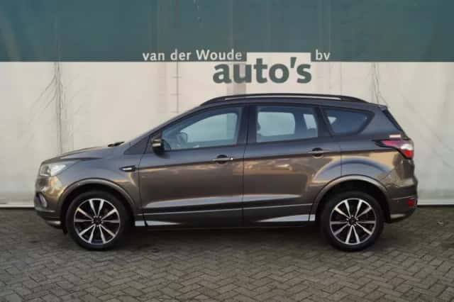Ford Kuga (2018) thumbnail 1