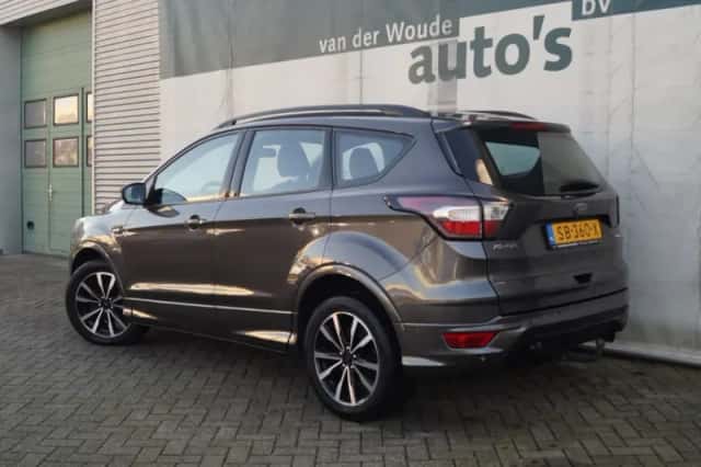 Ford Kuga (2018) thumbnail 6