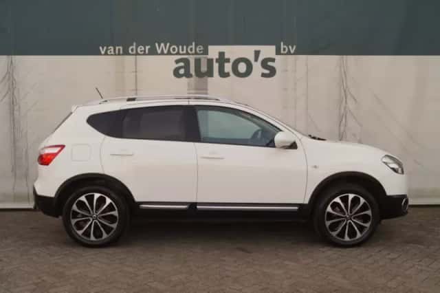 Nissan Qashqai (2010) thumbnail 2