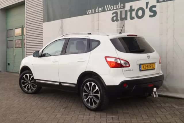 Nissan Qashqai (2010) thumbnail 5