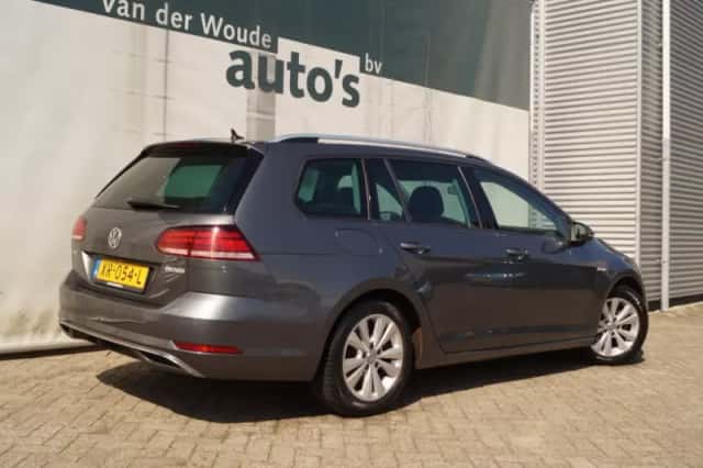 Volkswagen Golf (2019) thumbnail 4