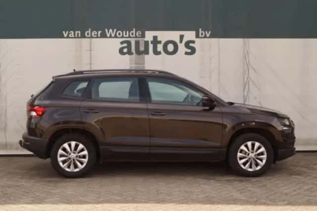 Škoda Karoq (2021) thumbnail 2