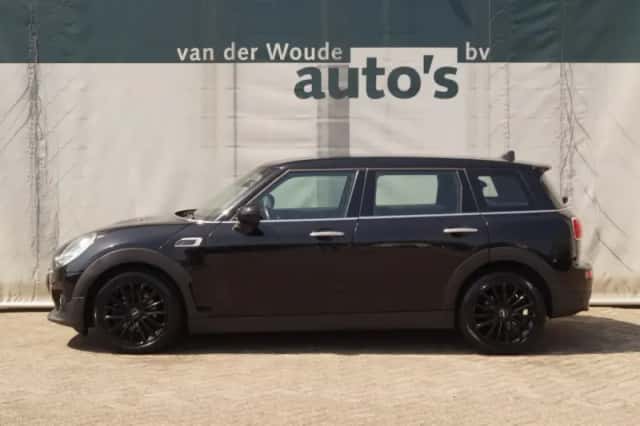 MINI Clubman (2019) thumbnail 1