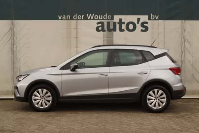 SEAT Arona (2024) thumbnail 1
