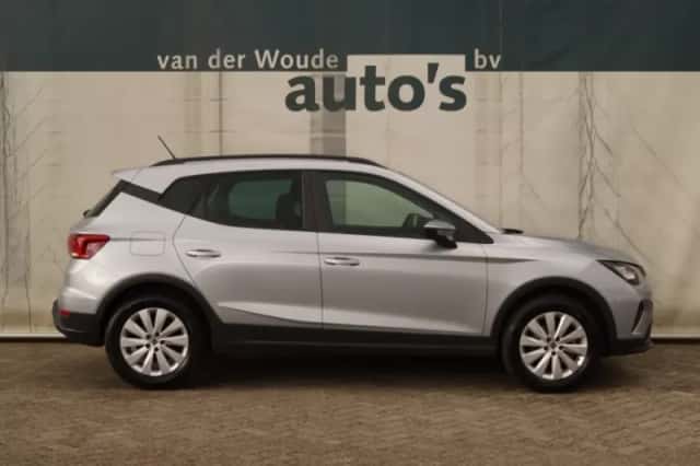 SEAT Arona (2024) thumbnail 2