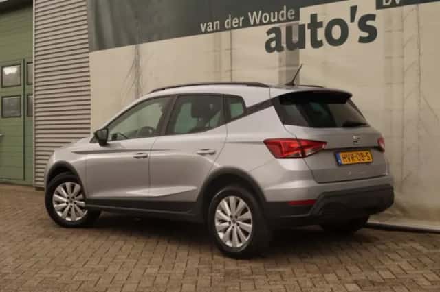 SEAT Arona (2024) thumbnail 6