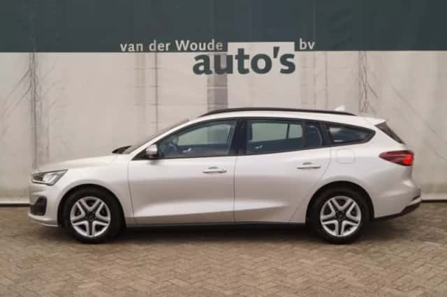 Ford Focus (2022) thumbnail 1