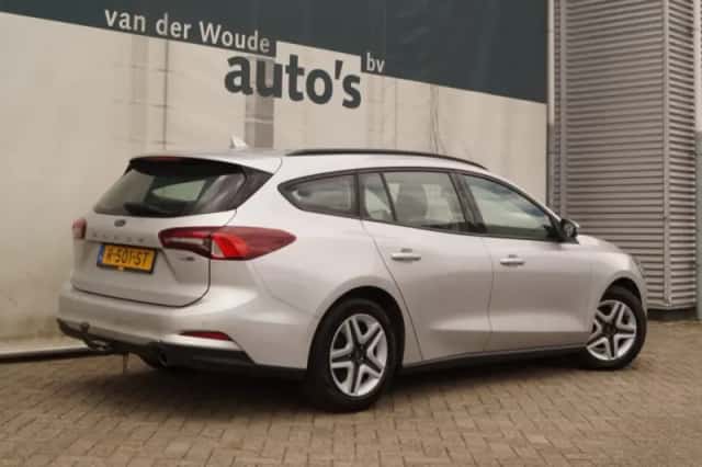 Ford Focus (2022) thumbnail 4